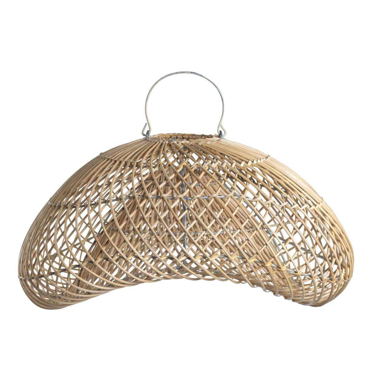 Ovale rotan hanglamp Aruna met organische vorm, handgemaakt op Bali van duurzaam rotan en afgewerkt met stevig metalen frame