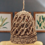 Ibiza hanglamp van zeegras, perfect voor boho-interieurs en geschikt voor een sfeervolle woonkamer.