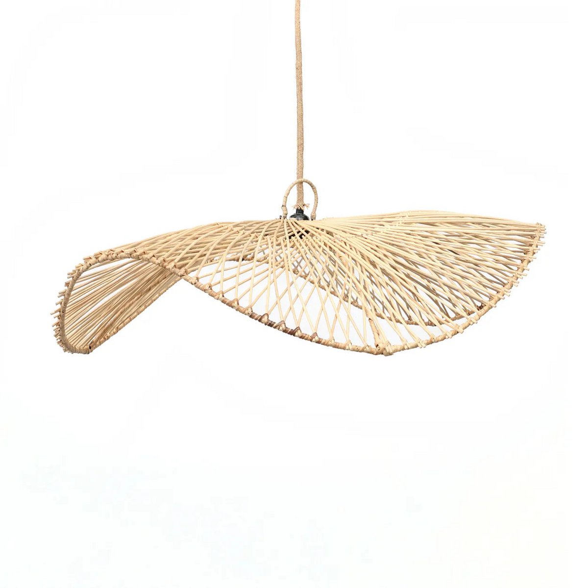 Loom Rotan Hanglamp met een minimalistisch ontwerp dat warmte en stijl toevoegt aan een moderne of boho-interieur.