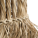 Close-up van het handgevlochten vlechtwerk van de Maraluna boho hanglamp van mendonggras