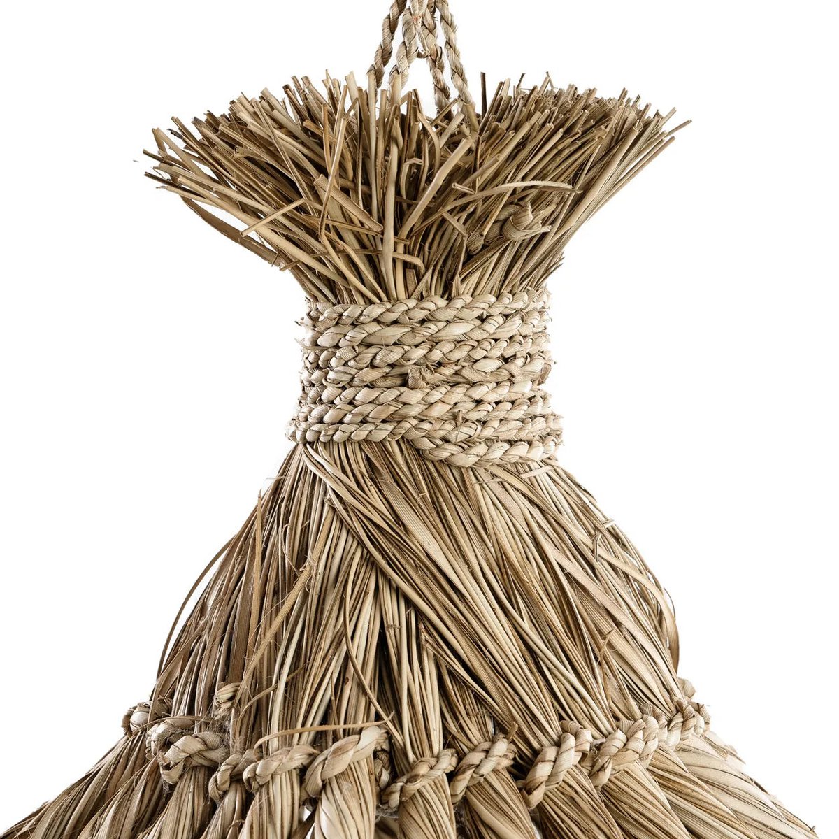 Detail van boho hanglamp Maraluna met gevlochten bovenkant van natuurlijk mendonggras