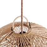 Detail van de ophanging en handgeweven rotan structuur van de Ibiza Bubble hanglamp, boho design