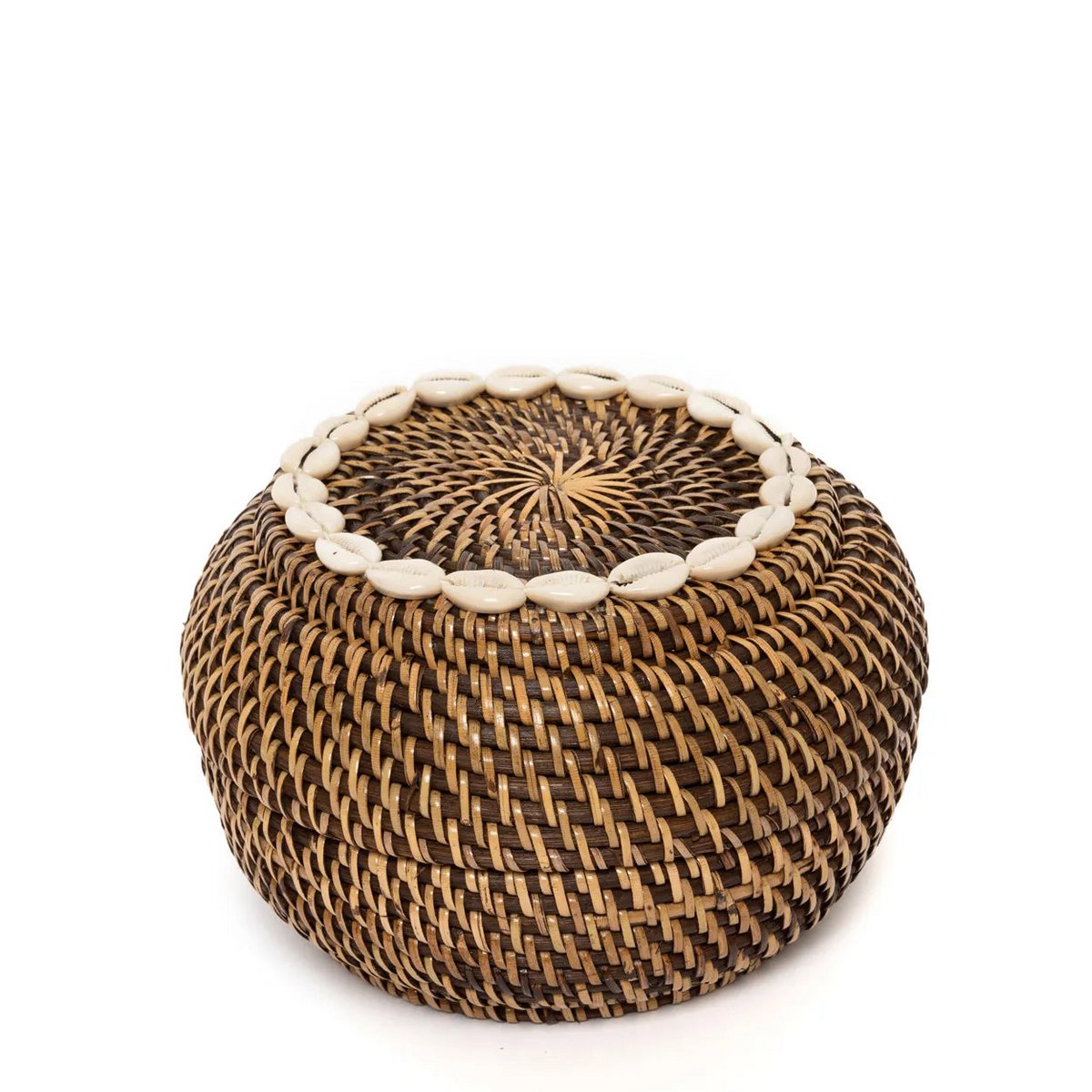 Kleine rotan opbergmand S met kaurischelpen en deksel