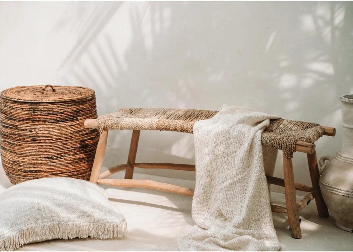 Safi Deken voor een warme boho sfeer in rustieke setting.