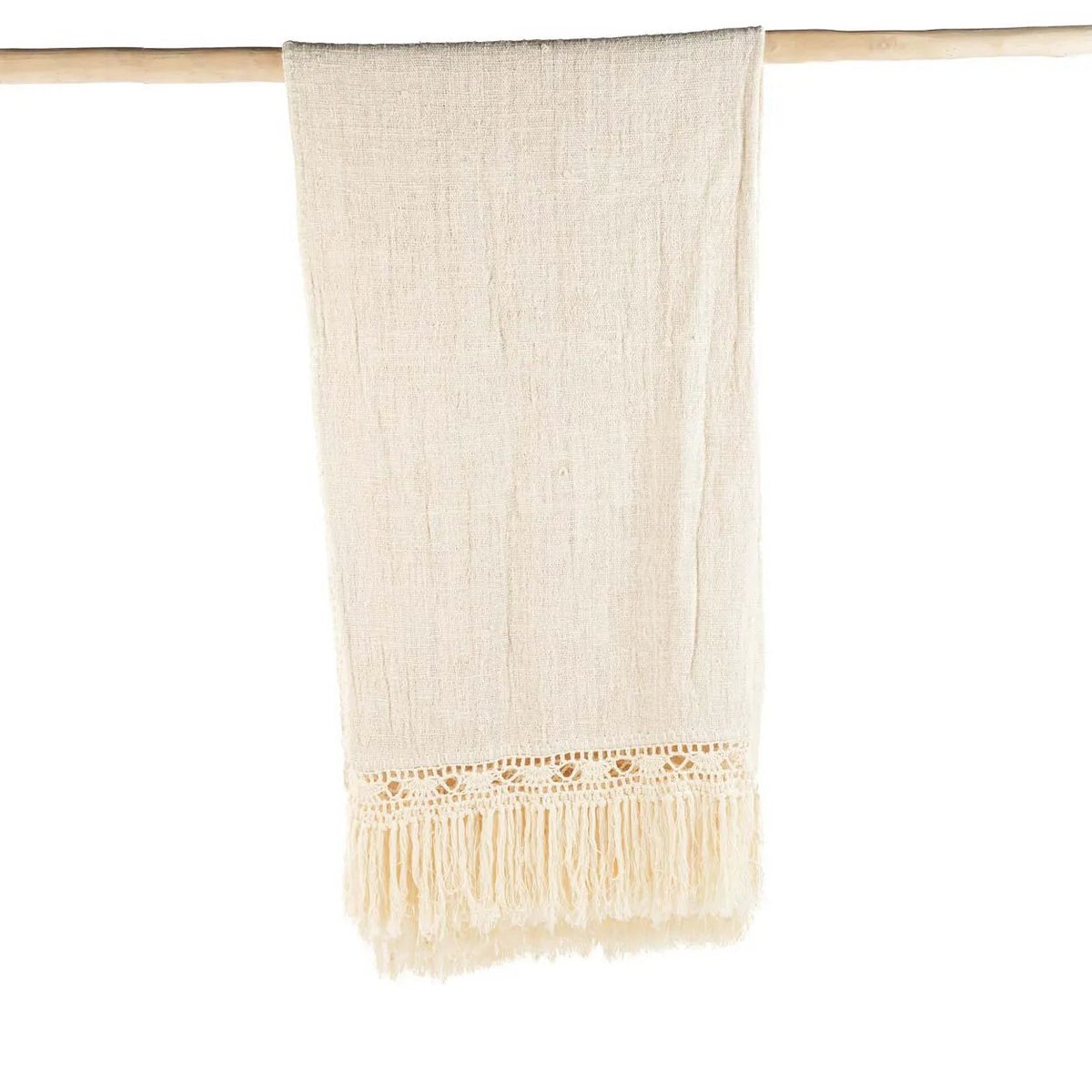 Safiya Sprei opgehangen aan bamboestok – Elegant en luchtig boho design.