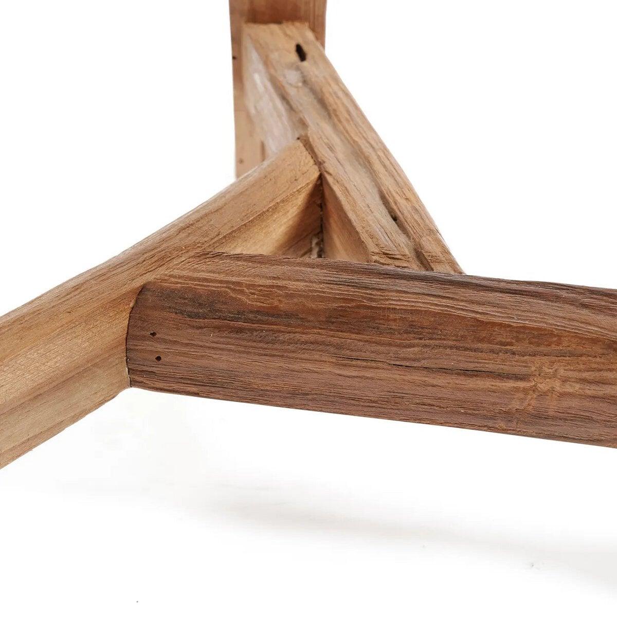 Detail van de houten verbinding en constructie van de handgemaakte Yatai kruk