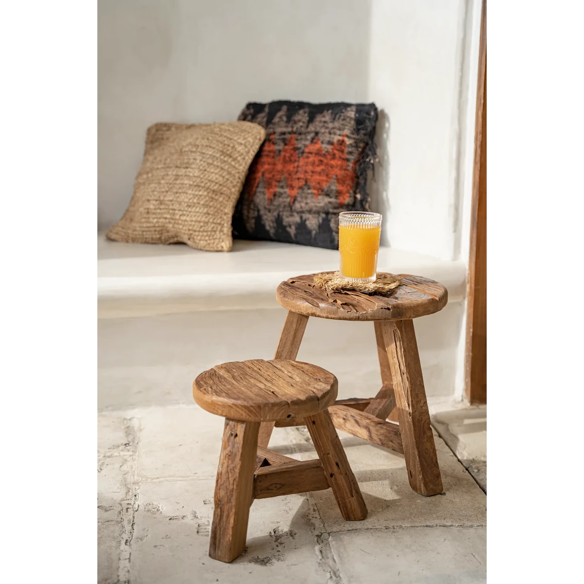 Yatai kruk L met drankje als stijlvol accent in een Ibiza interieur